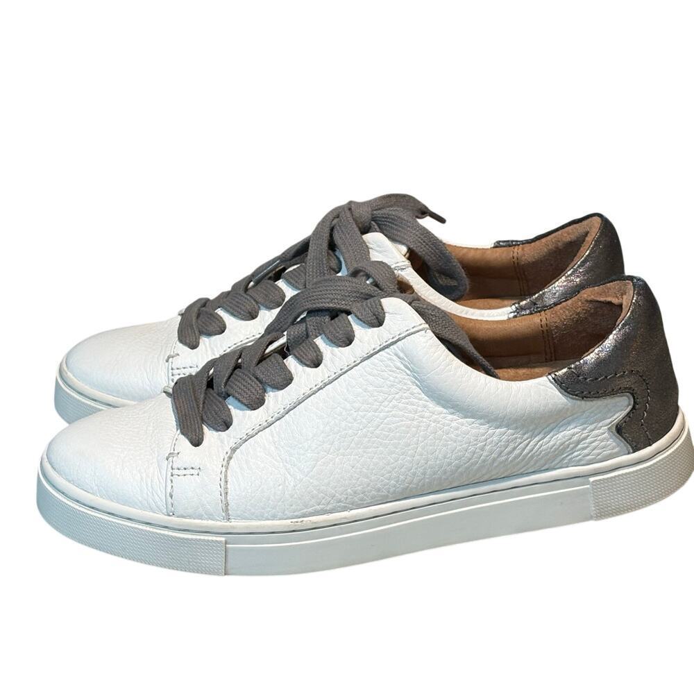 Frye Ivy Low Lace White Leather Metallic Silver Heel Lace Up Sneakers Size 6.5